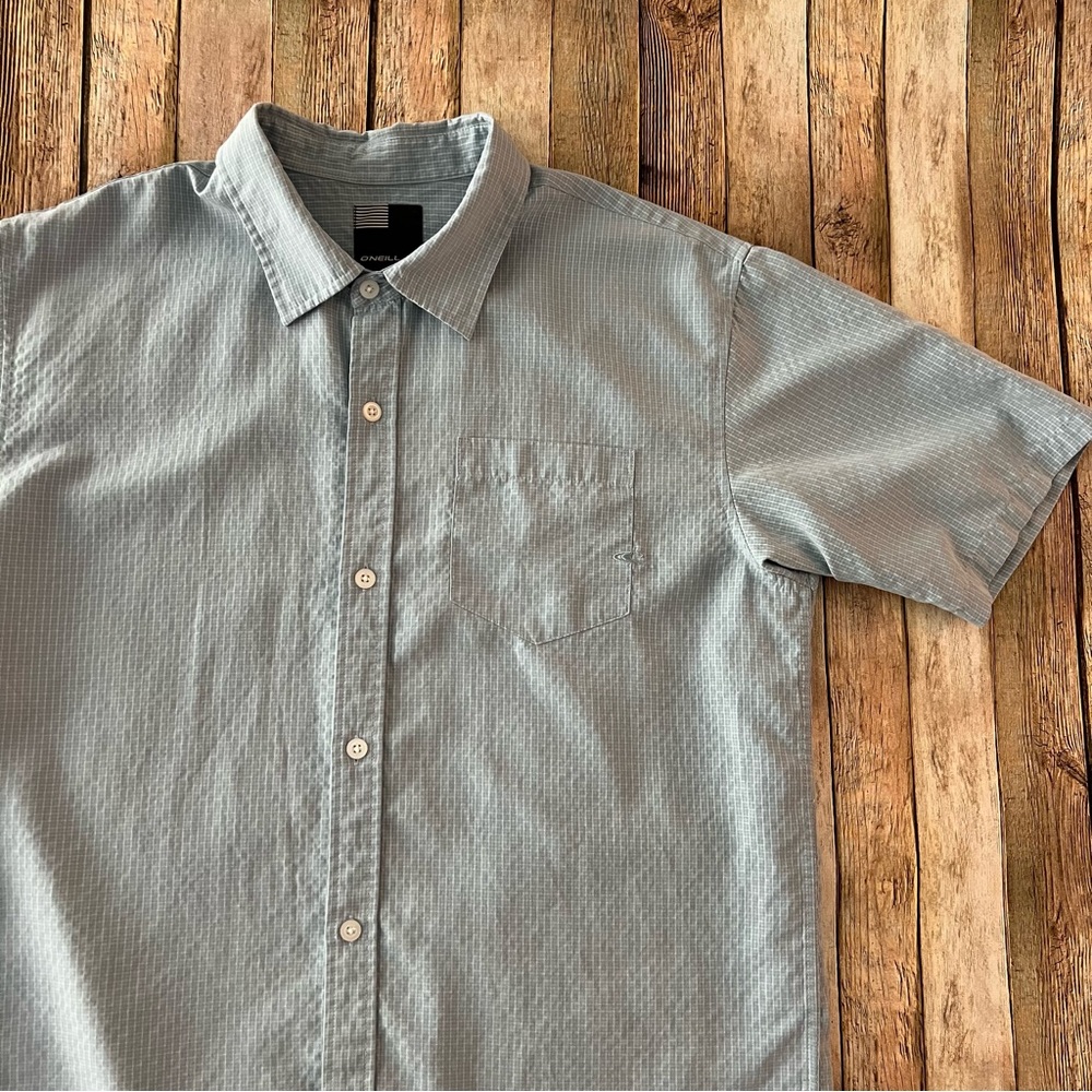 O’Neill mens short sleeve plaid button down shirt | size medium - Picture 2 of 11
